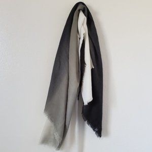 Carly Cushine NWT Grey Horizon Ombre Scarf